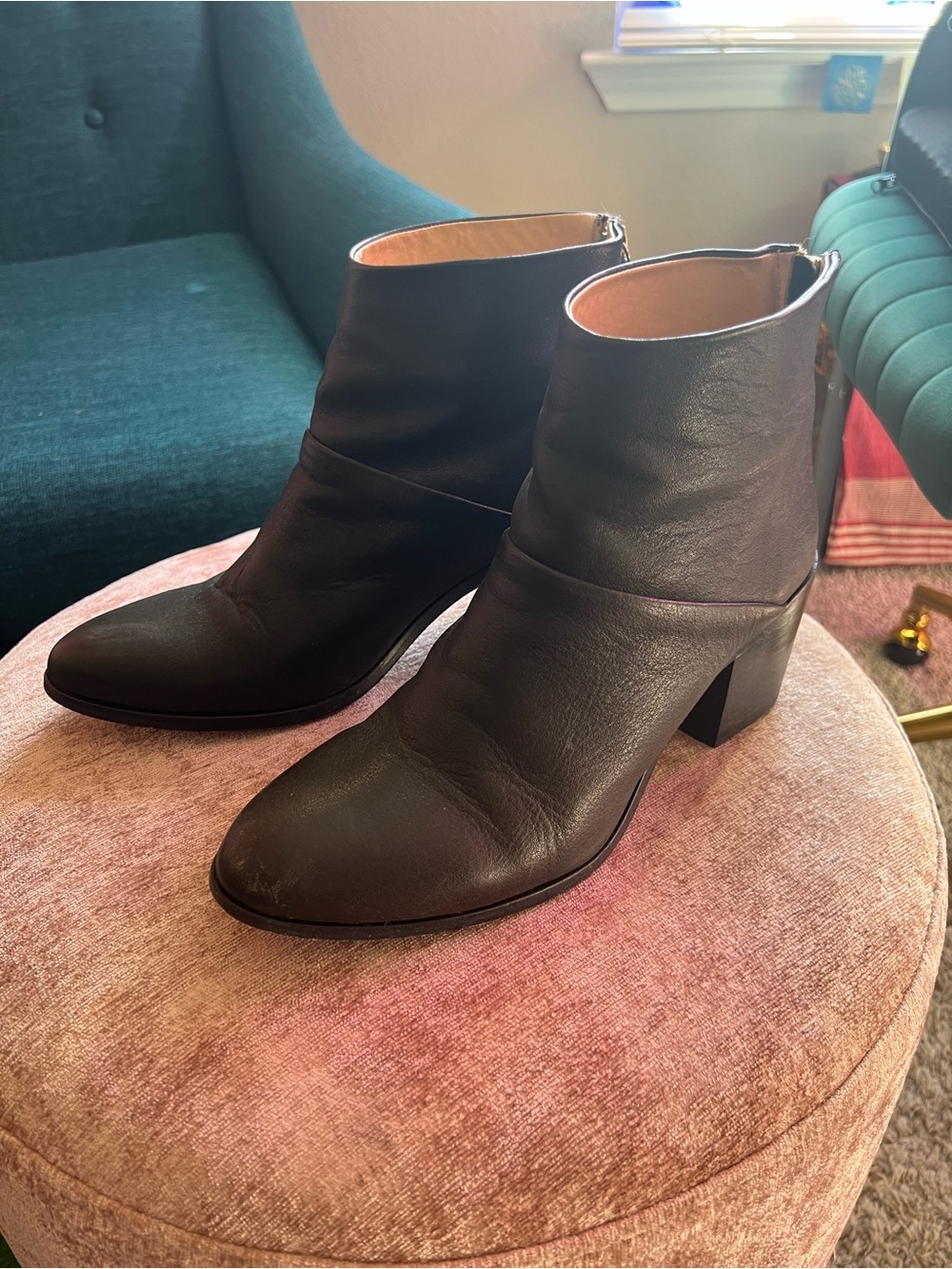 Nisolo Dari Boots - Black Leather Ankle Boots